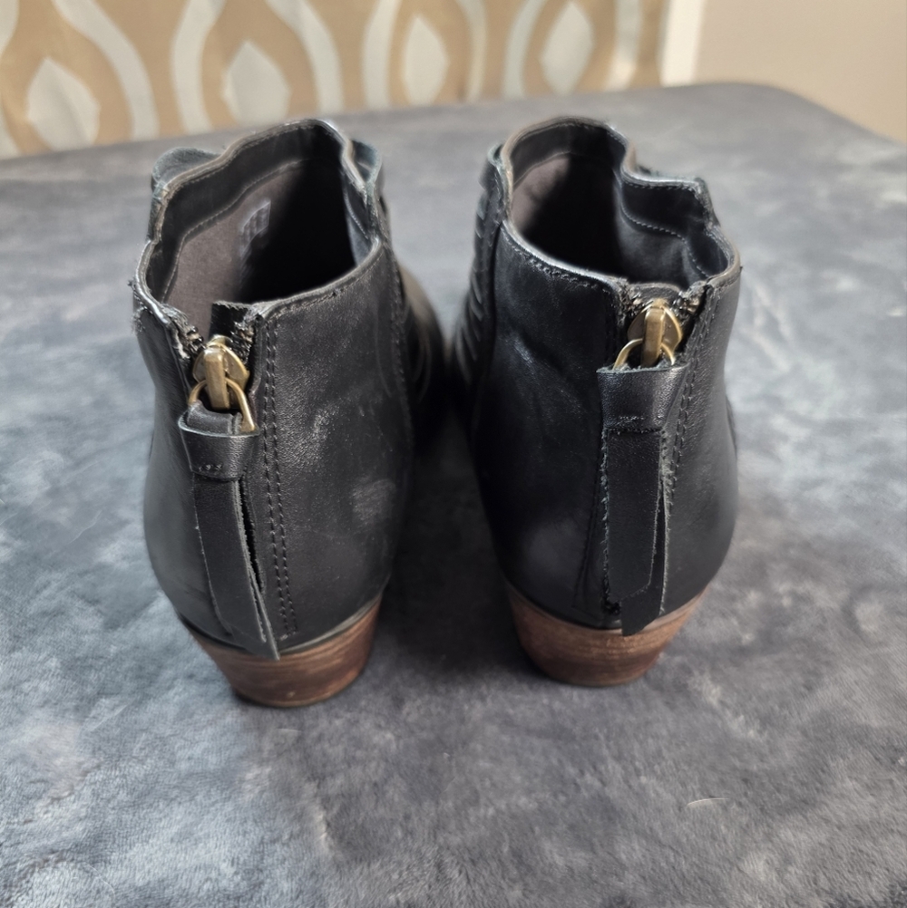 Clarks Artisan Black Leather Zip Ankle Boots Womens Sz 9.5 M Style 26103500 - Picture 5 of 12